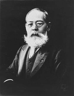 大津事件の煽りで青木周蔵外相が引責辞任